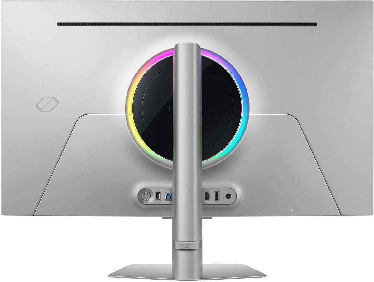Монитор 32' Samsung OLED серебристый OLED 3840x2160, 240 Гц, 0.03 мс, 16:9, 260 кд/м², 2xHDMI 2.1, DP 1.4, 3.5 Jack, USB Hub (2x USB 3.2), FreeSync, HDR10+, Edge Lighting, изогнутый, серебристый, фото5