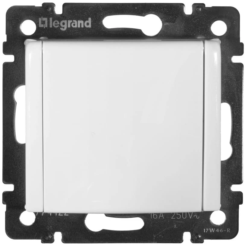 Электрическая розетка Legrand Valena 774422 - фото 2