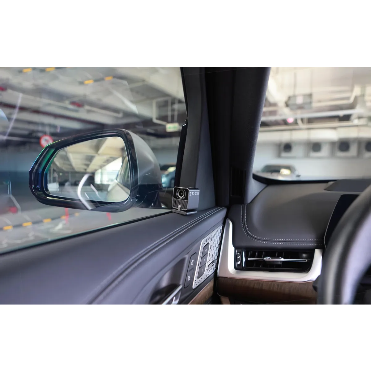 Автомобильный видеорегистратор Mio MiVue J20 - фото 9
