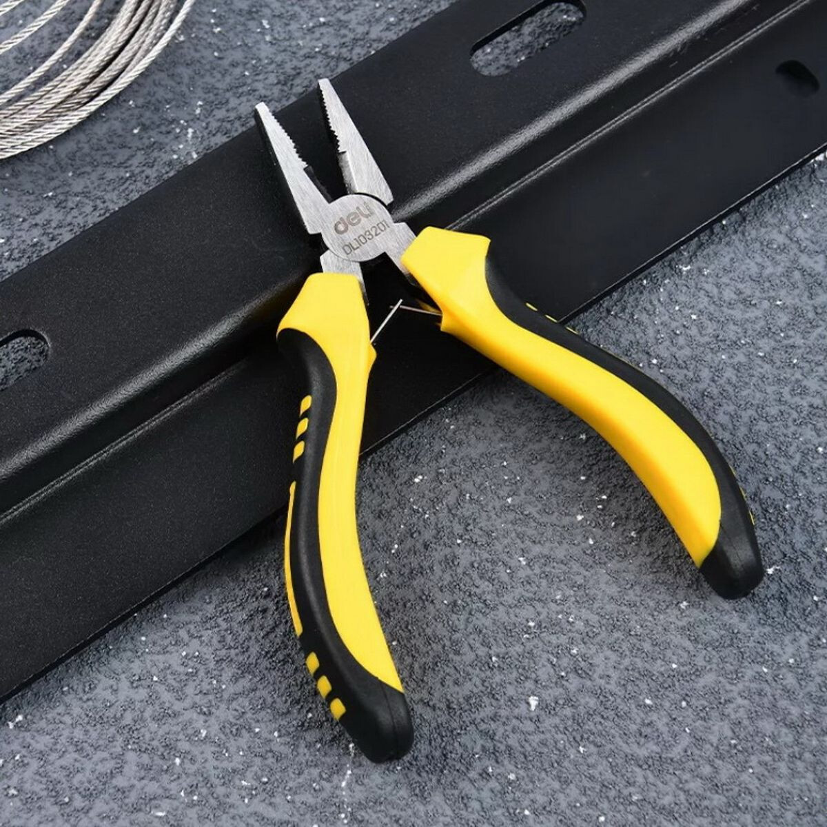 Плоскогубцы Deli DL103201 - фото 2