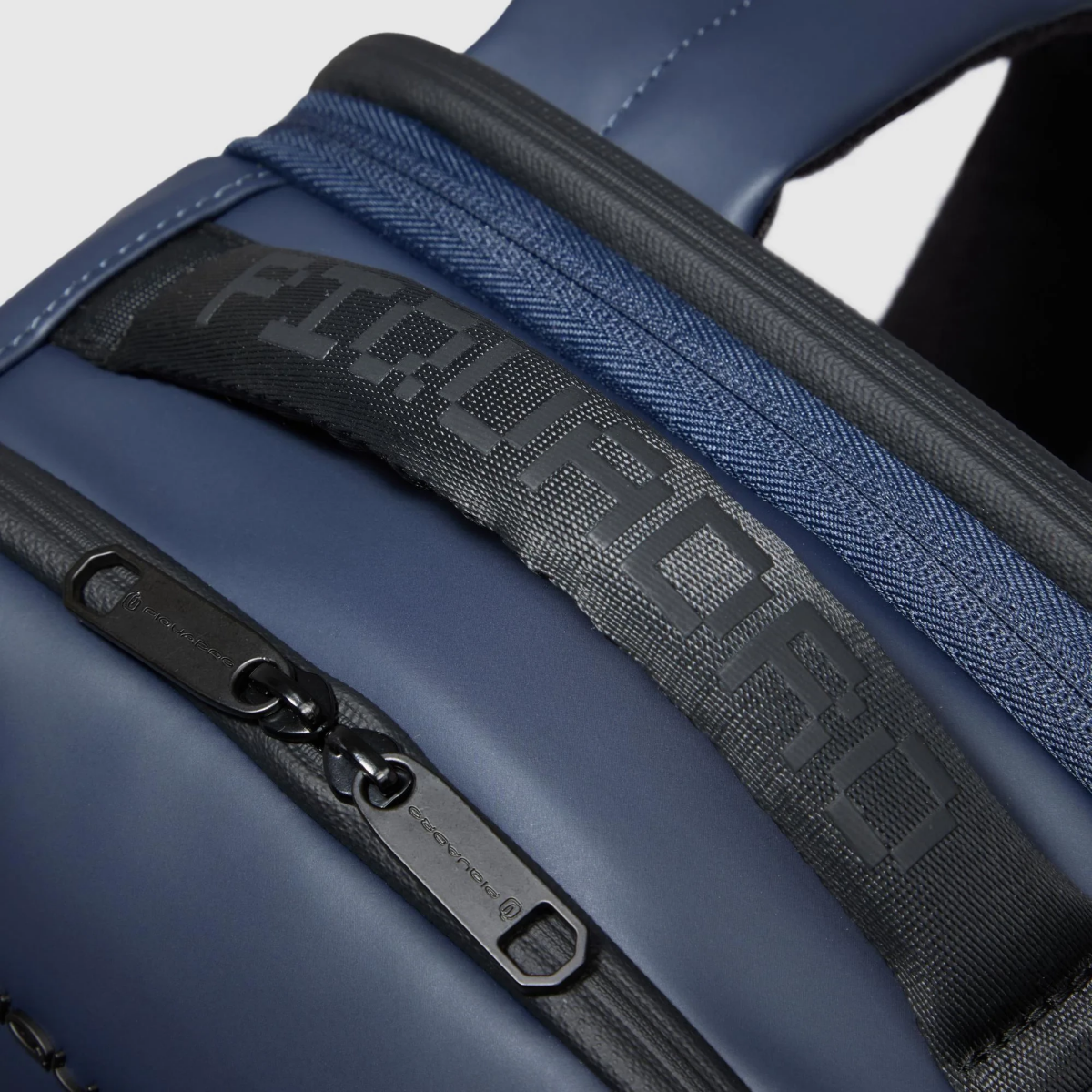 Рюкзак для ноутбука Piquadro Water Resistant Travel Backpack Underseater Blue (CA6638C2OW/BLU) - фото 4