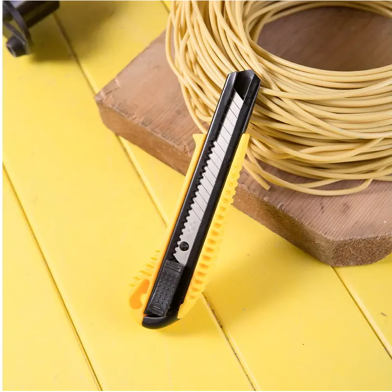 Строительный нож Deli DL003 - фото 5