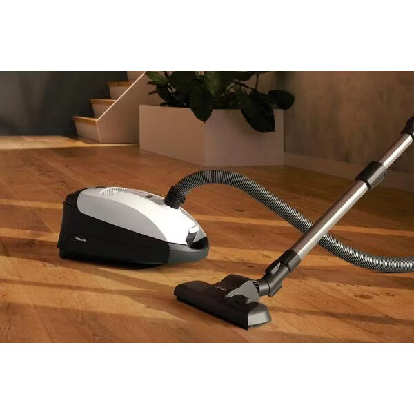 Пылесос Miele Classic C1 Power Flex Line Lotus White - фото 3