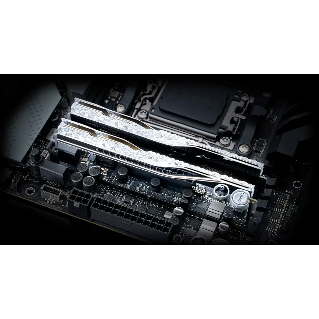 Оперативная память 96Gb DDR5 6000MHz G.Skill Trident Z5 Royal Neo RGB (F5-6000J2836F48GX2-TR5NS) (2x48Gb KIT) - фото 5