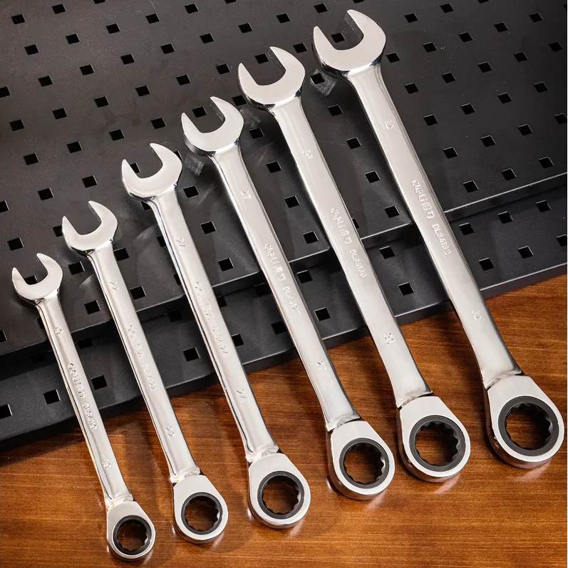 Набор комбинированных ключей Deli DL140106T