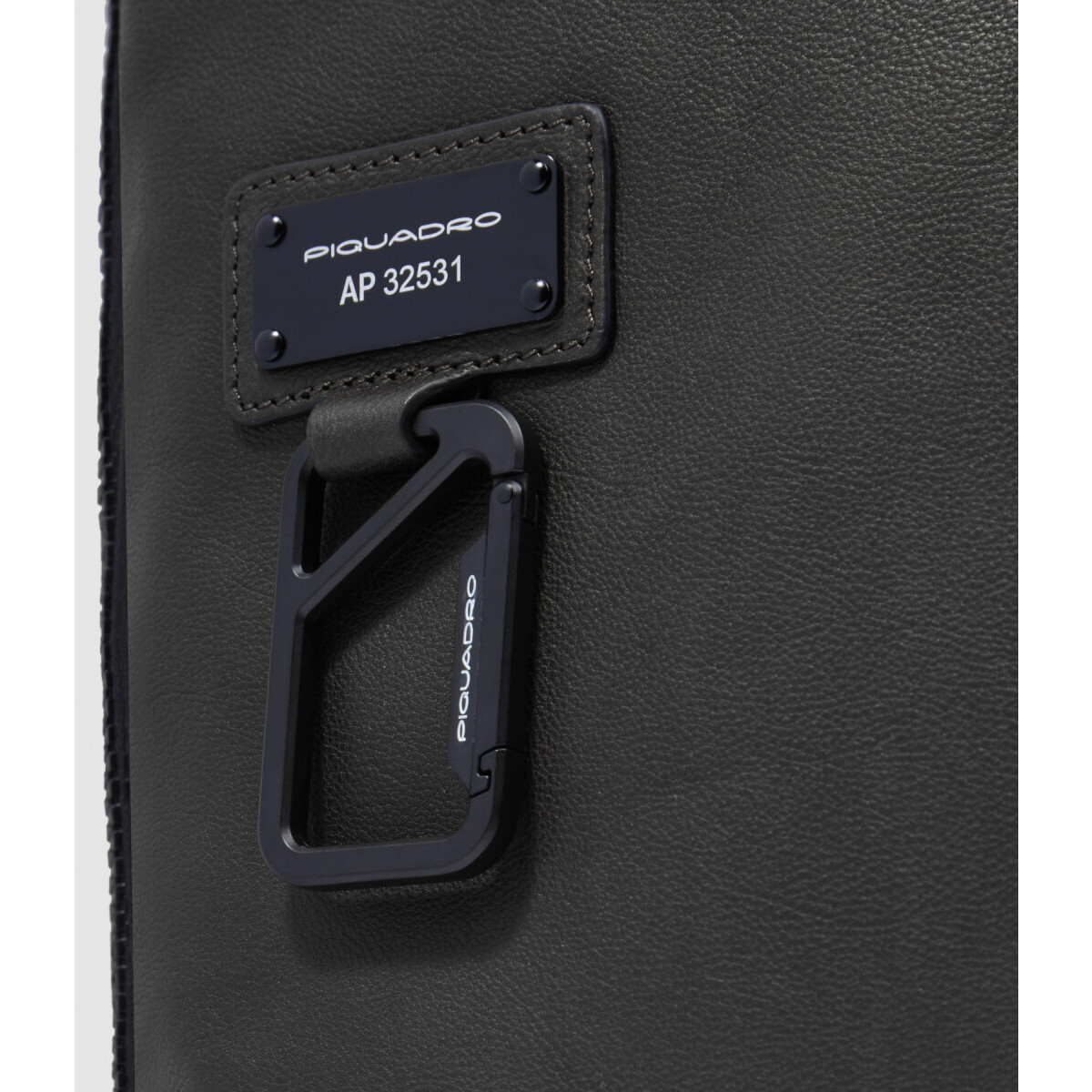 Рюкзак для ноутбука Piquadro Travel Laptop Backpack 15.6" Black (CA6645AP) - CA6645AP/N - фото 6