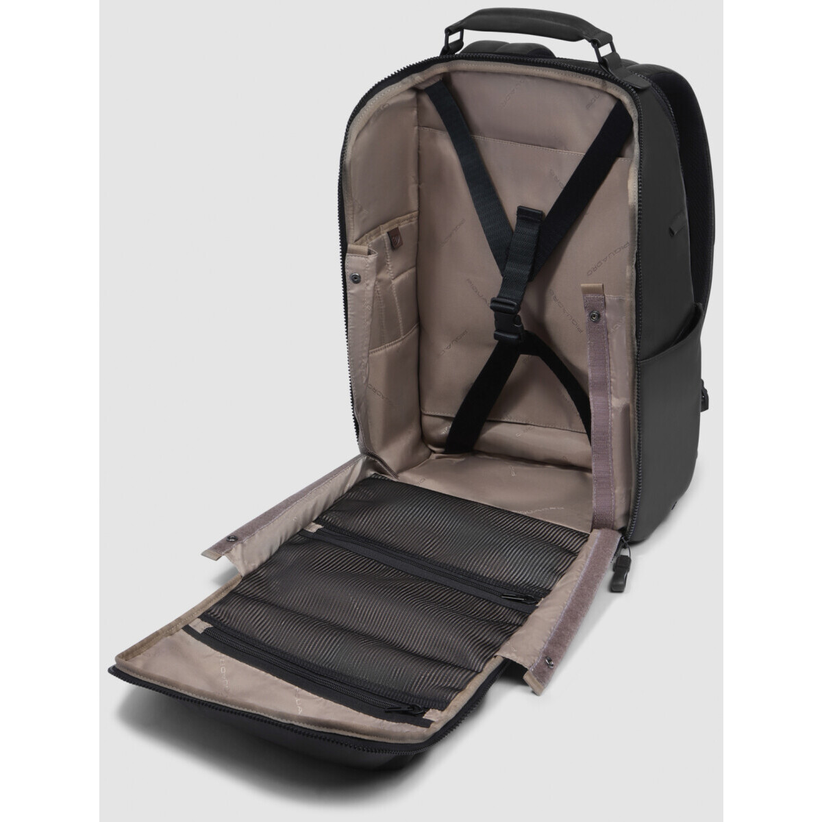 Рюкзак для ноутбука Piquadro Travel Laptop Backpack 15.6" Black (CA6645AP) - CA6645AP/N - фото 7