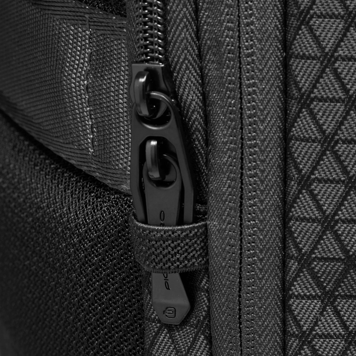 Рюкзак для ноутбука Piquadro Modular 2-in-1 Travel Laptop Backpack 15.6" Black (CA6828W139) - CA6828W139/N - фото 9