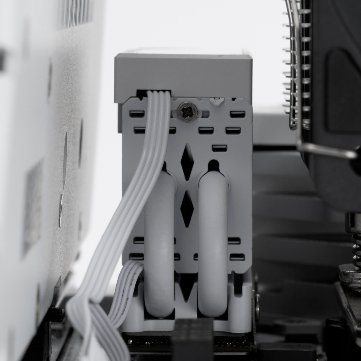 Радиатор для SSD M.2 Thermalright HR-10 Pro Digital 2280 White - TRHR10.2280.PRO.D.W - фото 7