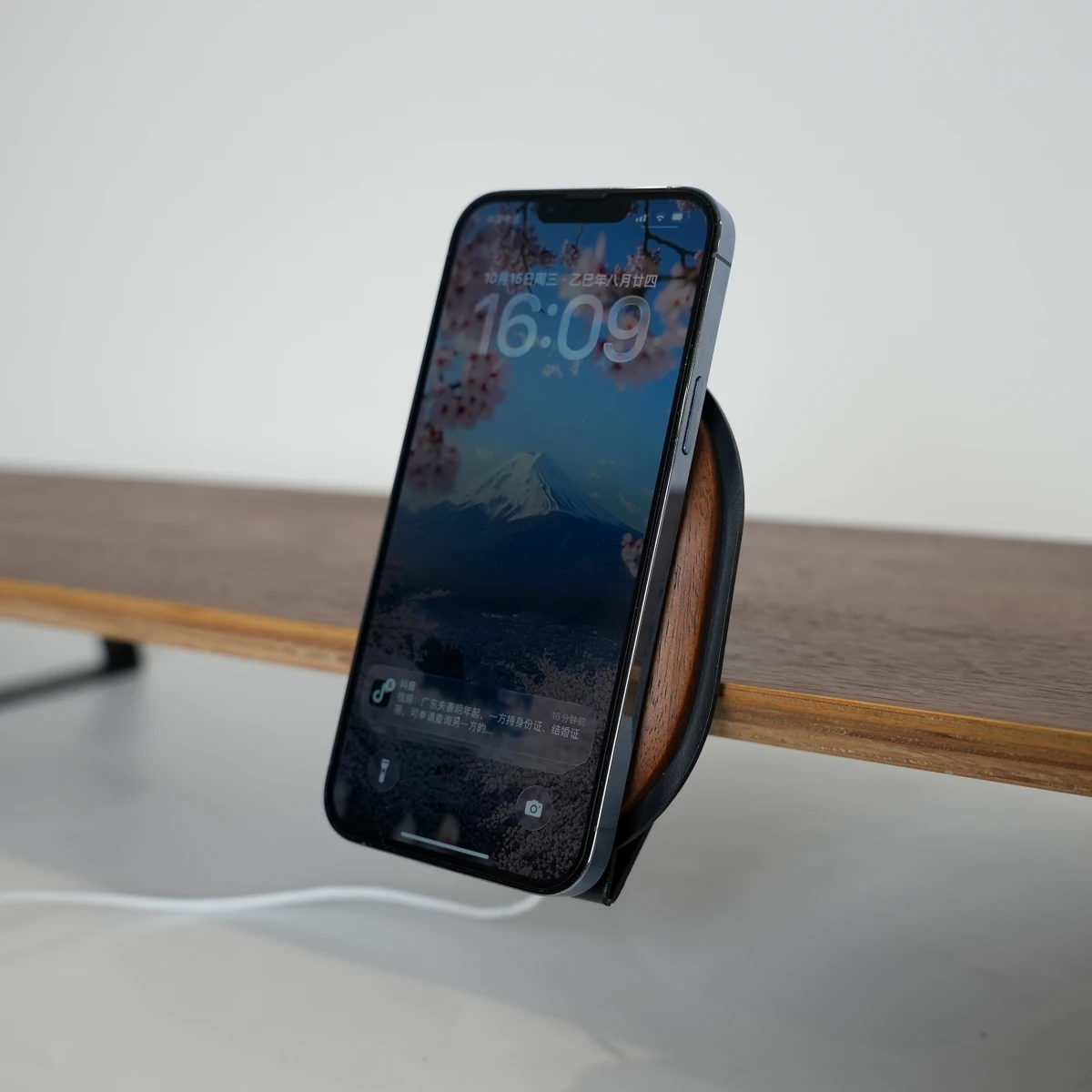 Держатель GEEK NOOK Bracket Stand for IPhone Walnut - 202404220 - фото 5