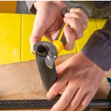 Самозажимной ключ Deli DL932-2