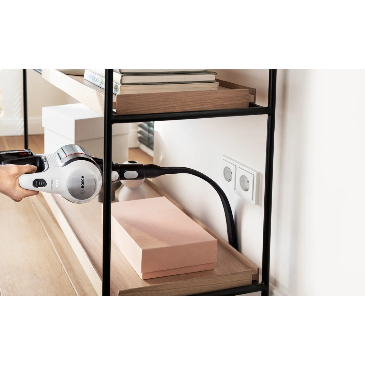 Пылесос Bosch BBS711W - фото 7