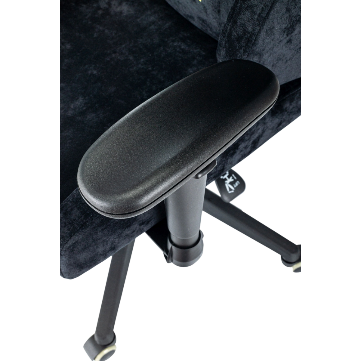 Игровое кресло Бюрократ Zombie 51 Black - ZOMBIE 51 B - фото 10