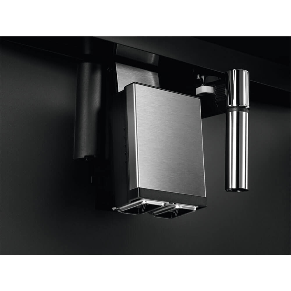 Встраиваемая кофемашина Electrolux KBC85X - фото 3