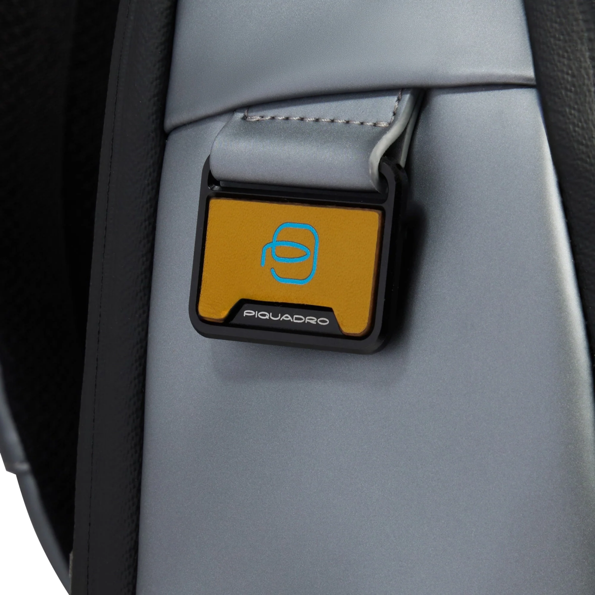 Рюкзак для ноутбука Piquadro Water Resistant Computer 15.6" Silver/Black (CA6465C2OW/MGR) - фото 5