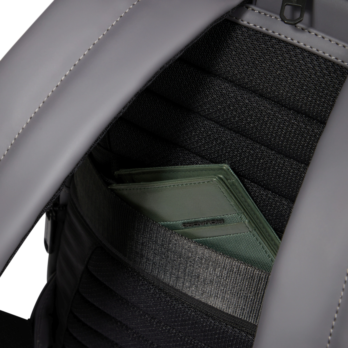 Рюкзак для ноутбука Piquadro Water Resistant Laptop 14" Backpack Grey (CA6464C2OW/GR) - фото 6