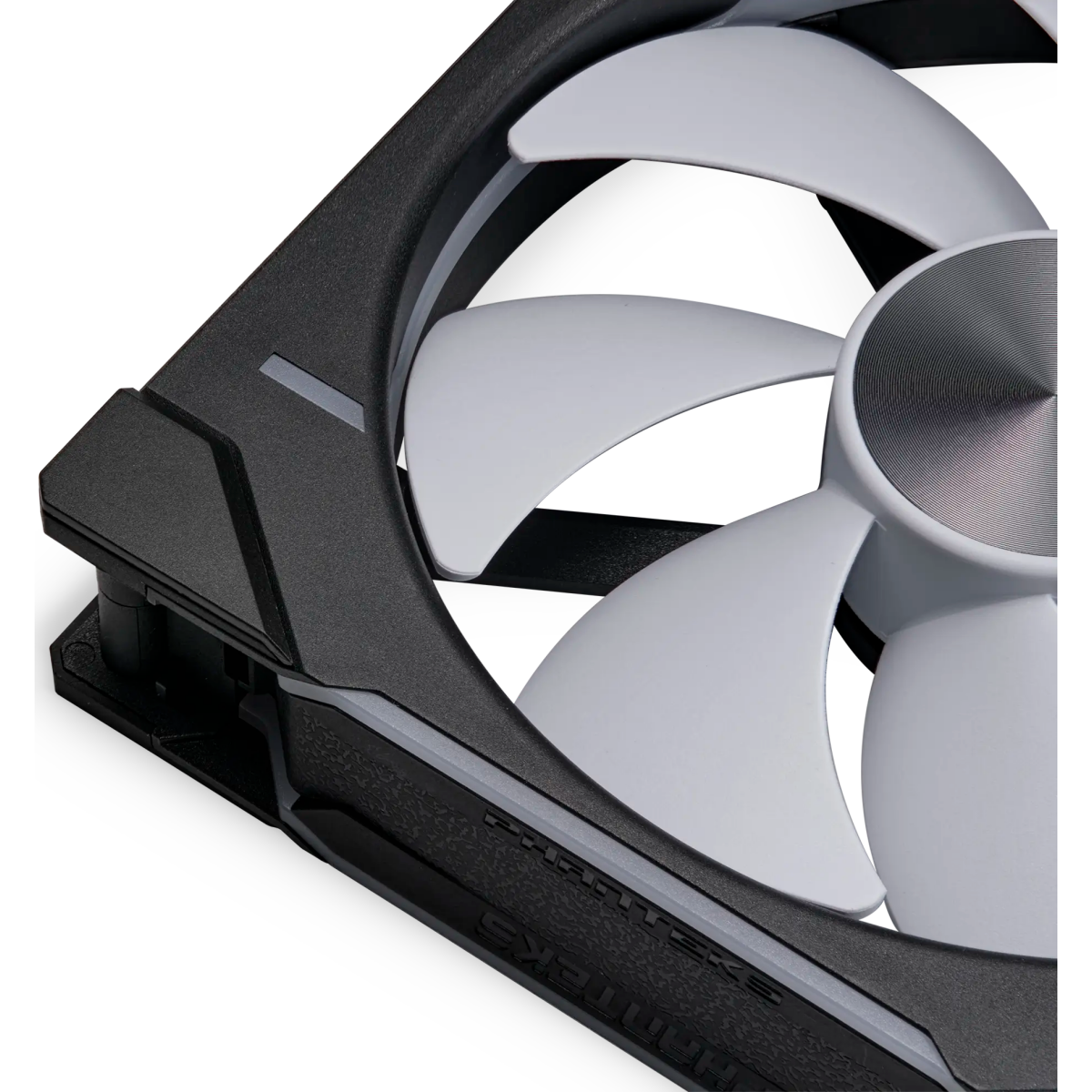 Вентилятор для корпуса Phanteks D30 DRGB PWM Reversed 140mm Black - PH-F140D30R_DRGB_PWM_BK01 - фото 6